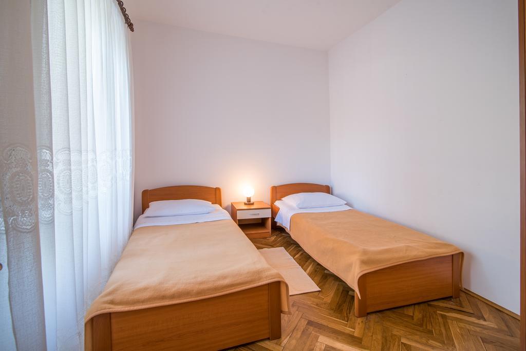 Apartment Ana 1 Malinska Εξωτερικό φωτογραφία