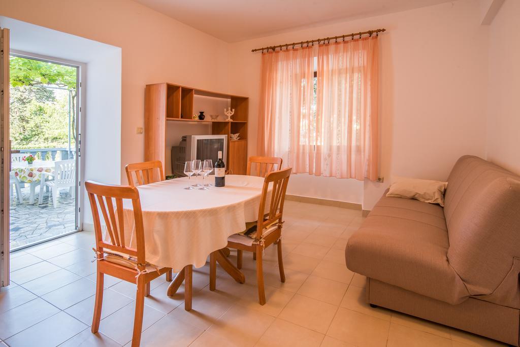 Apartment Ana 1 Malinska Εξωτερικό φωτογραφία